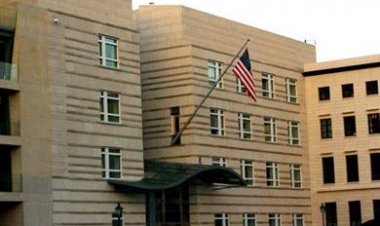 أمريكا تدرس نقل سفارتها إلى مطار كابول