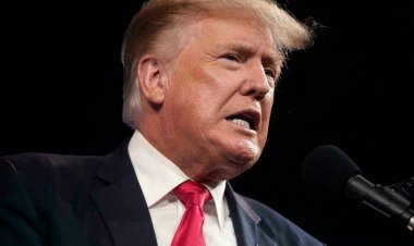 ترامب: كنا نرشو المقاتلين الأفغان لمحاربة طالبان