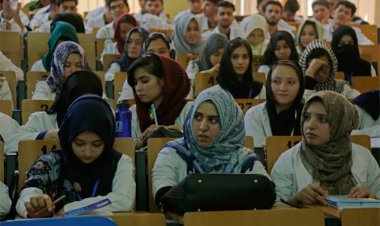 طالبان:  أبواب الجامعات مفتوحة أمام النساء لكن دون اختلاطهن مع الذكور