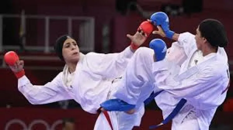 لاعبة الكاراتيه المصرية فريال عبد العزيز تمنح مصر اول ذهبية في أولمبياد طوكيو