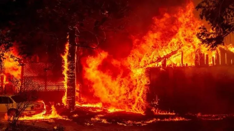 استمرار ثاني أكبر حريق في تاريخ كاليفورنيا