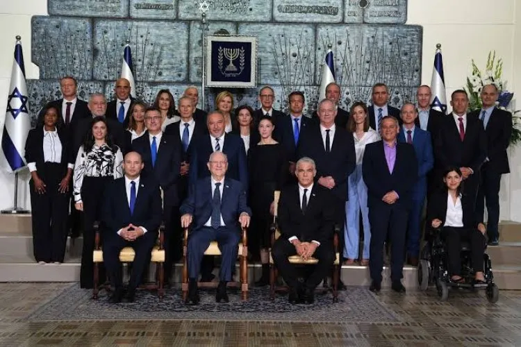نائبان عربيان  يهددان بإسقاط حكومة بينيت إذا أقدمت على حرب ضد قطاع غزة أو ضد لبنان.