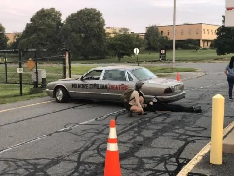 تضامنا مع فلسطين.. أميركيون يغلقون مداخل شركة مصنعة للصواريخ