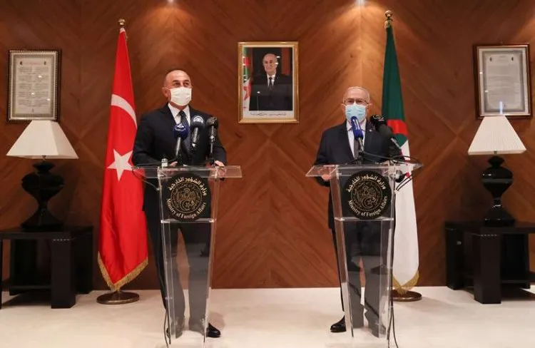 أوغلو: وجهات نظر تركيا والجزائر متطابقة في القضايا الإقليمية والدولية