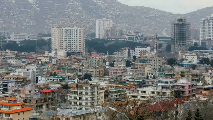 طالبان تعلن محاصرة كابل وتطالب الأجانب إما بالمغادرة أو تسجيل حضورهم