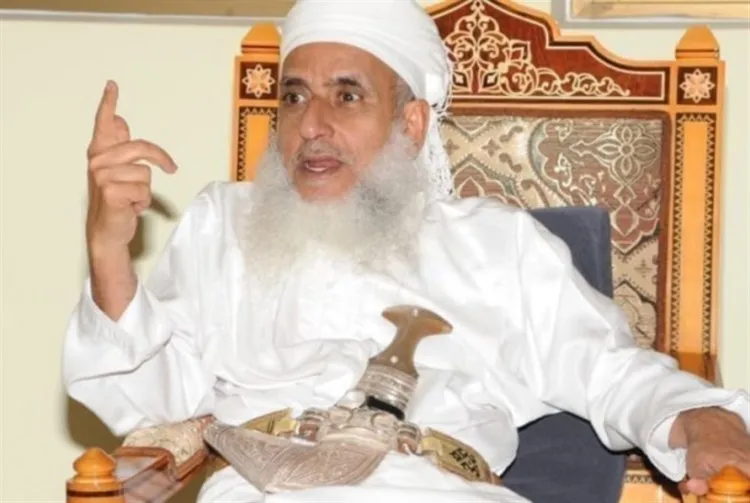مفتي سلطنة عُمان يهنئ الأفغان بـ"الفتح المبين والنصر العتيد على الغزاة المعتدين