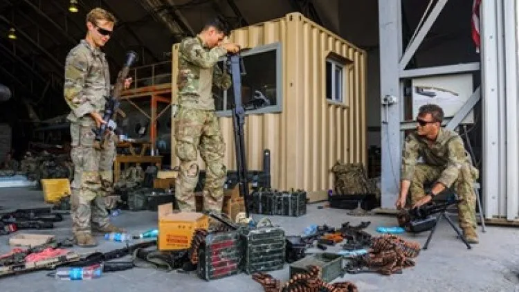 مقتل 12 عسكريا أميركيا بهجوم مطار كابل