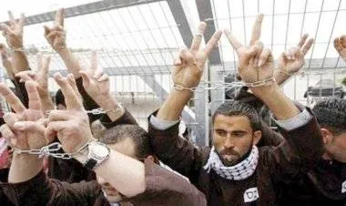 توتر في السجون  بعد فرض الاحتلال إجراءات عقابية