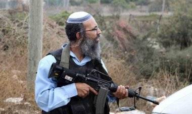 مستوطن إسرائيلي يطلق الرصاص الحي على 3 أطفال فلسطينيين،