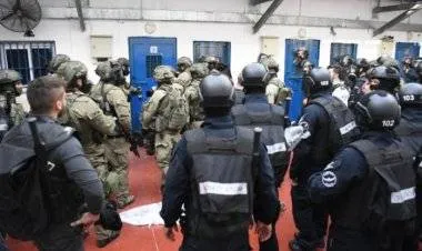 إدارة سجون الاحتلال تشرع بتنفيذ حملة إجراءات تنكيلية بحق الأسرى