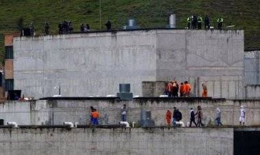 100 قتيل في مواجهات بالأسلحة النارية بين سجناء داخل سجن بالإكوادور