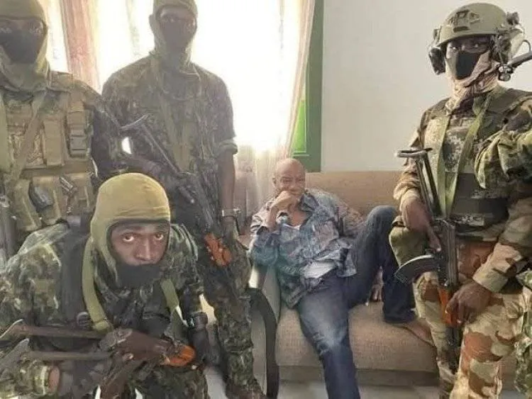 القوات الخاصة تنفذ انقلاباً على الرئيس في غينيا