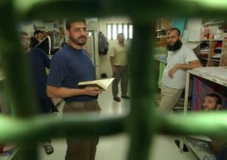 أسرى حماس ينشرون قائمة ضباط في السجون سوف  يستهدفونهم  بشكل مباشر