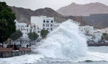 إخلاء 4 محافظات في سلطنة عمان بسبب إعصار شاهين