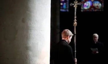 قساوسة فرنسيون اعتدوا جنسياً على 216 ألف ضحية منذ عام 1950