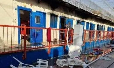 الاحتلال يعزل 14 أسيرا بظروف قاسية في سجن النقب