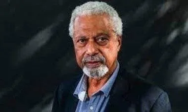 فوز  الروائي التنزاني عبد الرزاق جرنة بجائزة نوبل للأداب لعام 2021