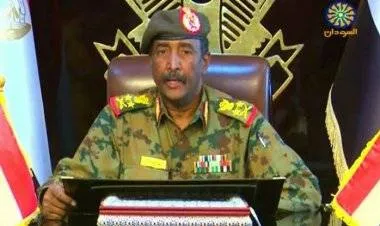 رئيس مجلس السيادة السوداني: القوات المسلحة ستحمي الفترة الانتقالية ولا حل للوضع الراهن إلا بحل الحكومة