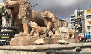 الشرطة في رام الله.. الشخص الذي اعتدى على تماثيل الأسود مريض نفسي ومتعاطي مخدرات