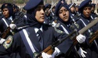 الكويت ماضية في قرار تجنيد النساء رغم اعتراض الإسلاميين