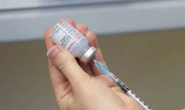 علماء: فوائد إعطاء الأطفال لقاح "فايزر"-"بيونتيك" المضاد لكورونا تفوق مخاطره