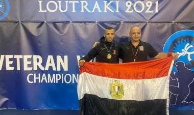 لاعب مصري يحرز ذهبية العالم في المصارعة الحرة