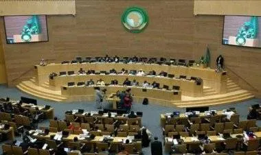 الاتحاد الأفريقي يعلق عضوية السودان ويرسل مبعوثا خاصا