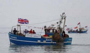 أزمة قوارب الصيد تتصاعد.. بريطانيا تهدد فرنسا تعد بالرد