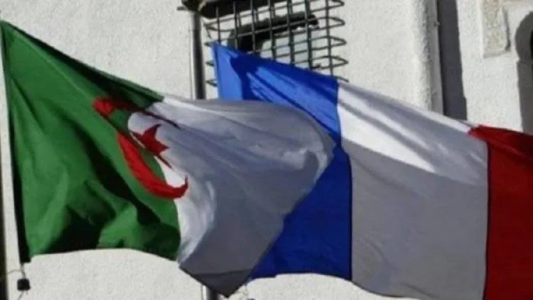 الجزائر تستدعي سفيرها لدى باريس للتشاور