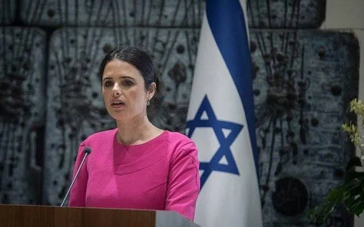 وزيرة داخلية الاحتلال ترد على طلب الرئيس عباس: لن أقابل أحد مُنكري المحرقة!