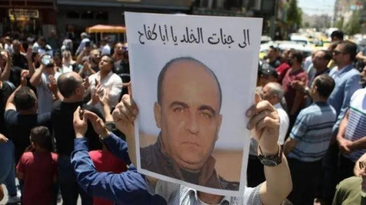 محامي عائلة الشهيد نزار بنات يكشف عن تفاصيل جديدة في جلسة محاكمة