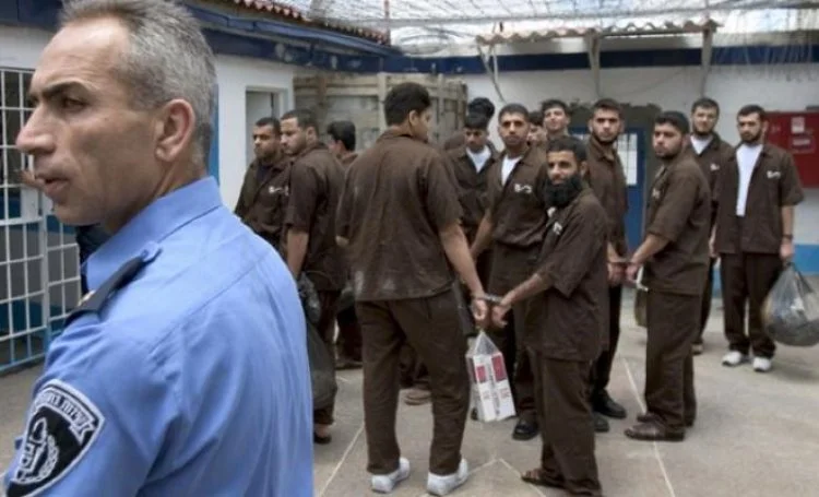 الأسرى نفّذوا اليوم أولى خطواتهم النضالية التي أعلنوا عنها