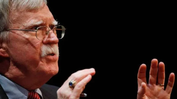 بولتون يقترح حل المشكلة النووية مع إيران بـ"الإطاحة بالنظام"