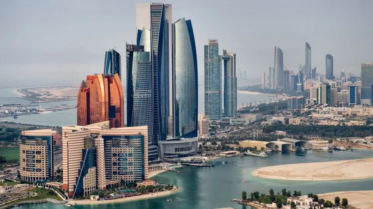 أبوظبي تتيح الحصول على رخصة افتراضية للمستثمرين الأجانب من خارج الإمارات