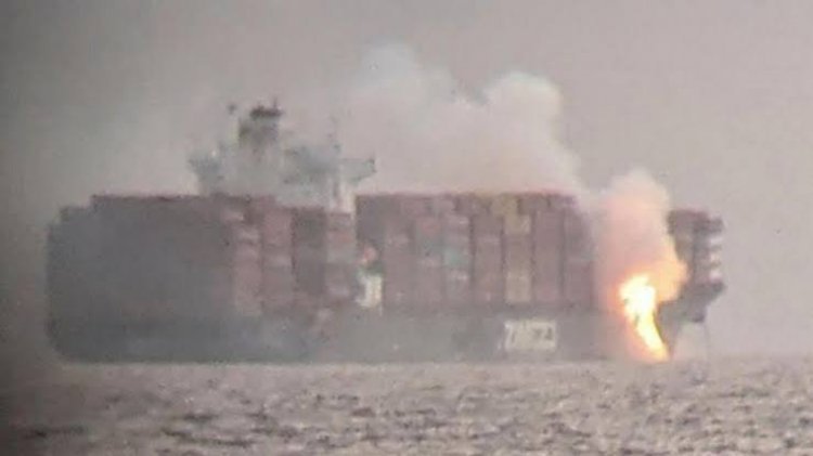 حريق كبير بسفينة إسرائيلية تحمل مواداً خطرة قبالة سواحل كندا