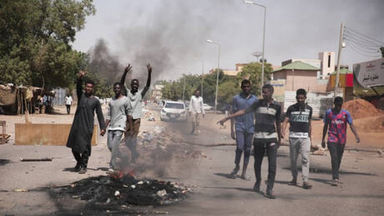 قوات الأمن السودانية تعتقل ناشطين وسط تصاعد الضغوط على الجيش