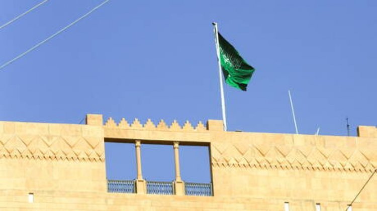السعودية: ليست هناك أزمة مع لبنان وسندعم الجهود لإصلاح شامل يعيده إلى العالم العربي