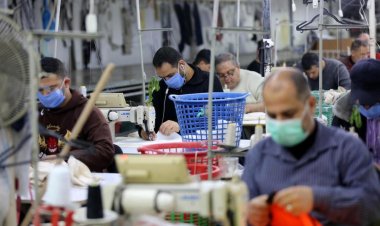 اتحاد المقاولين الفلسطينيي في الضفة يطالب باستقدام 10 آلاف عامل من غزة