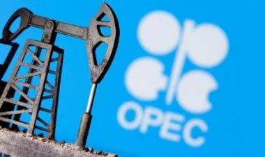 «أوبك بلس» تتمسك بخططها في وجه الضغوط