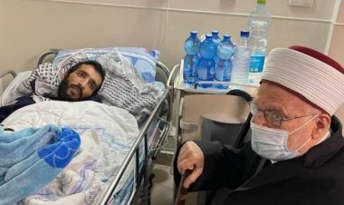 الشيخ عكرمة صبري يزور الأسير المضرب عن الطعام لليوم 115 كايد الفسفوس