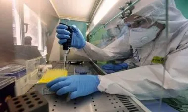 عالم فيروسات روسي لا يستبعد ظهور طفرة جديدة قادرة على تفادي كل اللقاحات