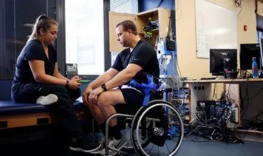 مجموعة من العلماء تطور علاجاً يعزز التعافي من إصابة الحبل الشوكي ويوقف الشلل