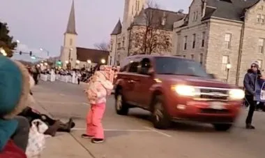 أمريكا..   قتلى وأكثر من 40 جريحا بصدم سيارة موكبا لعيد الميلاد في ويسكونسن