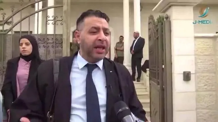 محامي عائلة نزار بنات ينسحب من جلسة المحاكمة اليوم