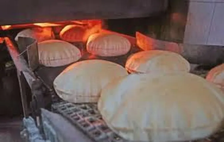 تحذيرات من التلاعب بأوزان وأسعار الخبز في غزة والضفة