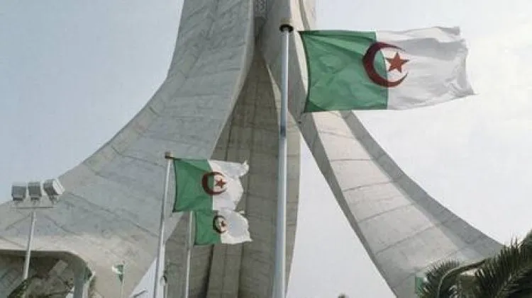 صحيفة اسبانية: الجزائر نشرت صواريخ عند الحدود مع المغرب