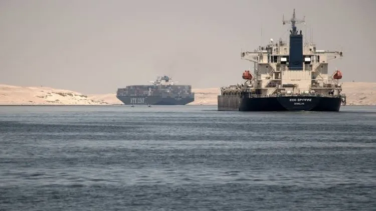 صحيفة عربية: مصر توجه رسالة شديدة اللهجة للحوثيين بشأن أمن الملاحة في باب المندب والبحر الأحمر.