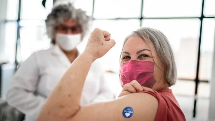 المطعمون ضد كورونا لديهم نسبة عالية من الأجسام المضادة أعلى من المتعافين من المرض