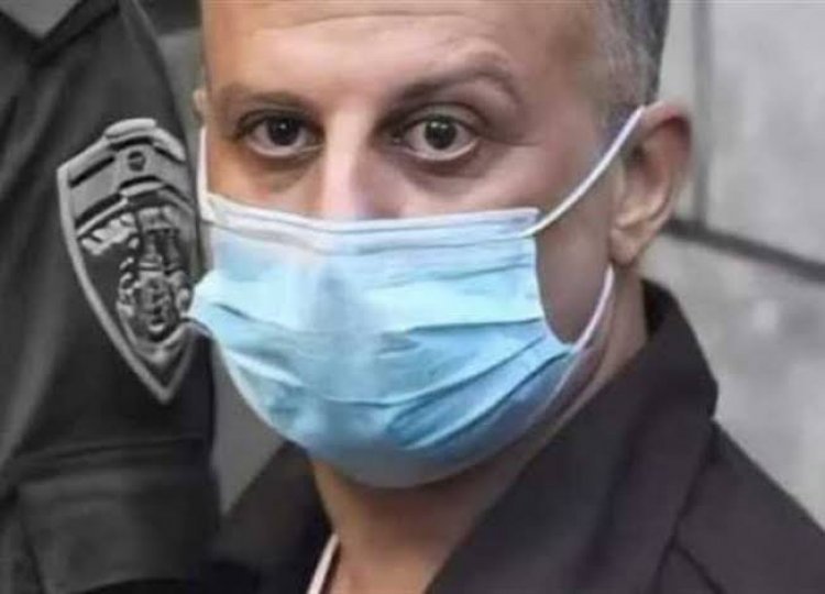 الاسير الفلسطيني يعقوب قادري يتعرض للضرب بسبب ادلائه بتصريح عقب انتهاء جلسة محاكمته