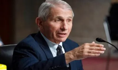 فاوتشي يطمئن العالم بشأن خطورة أوميكرون: المؤشرات الأولى مشجعة